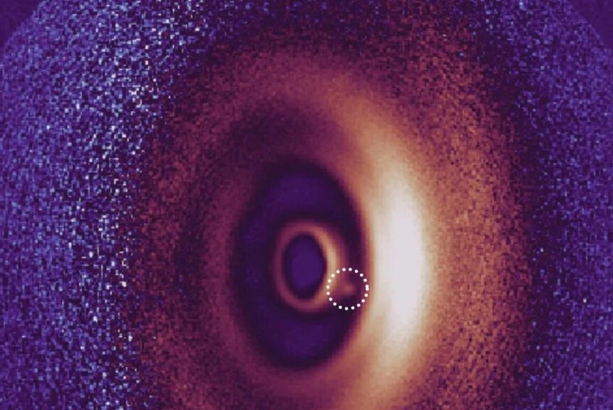 Hemos visto nacer un planeta cinco veces más grande que Júpiter: la alucinante imagen del VLT que ya es historia de la astronomía